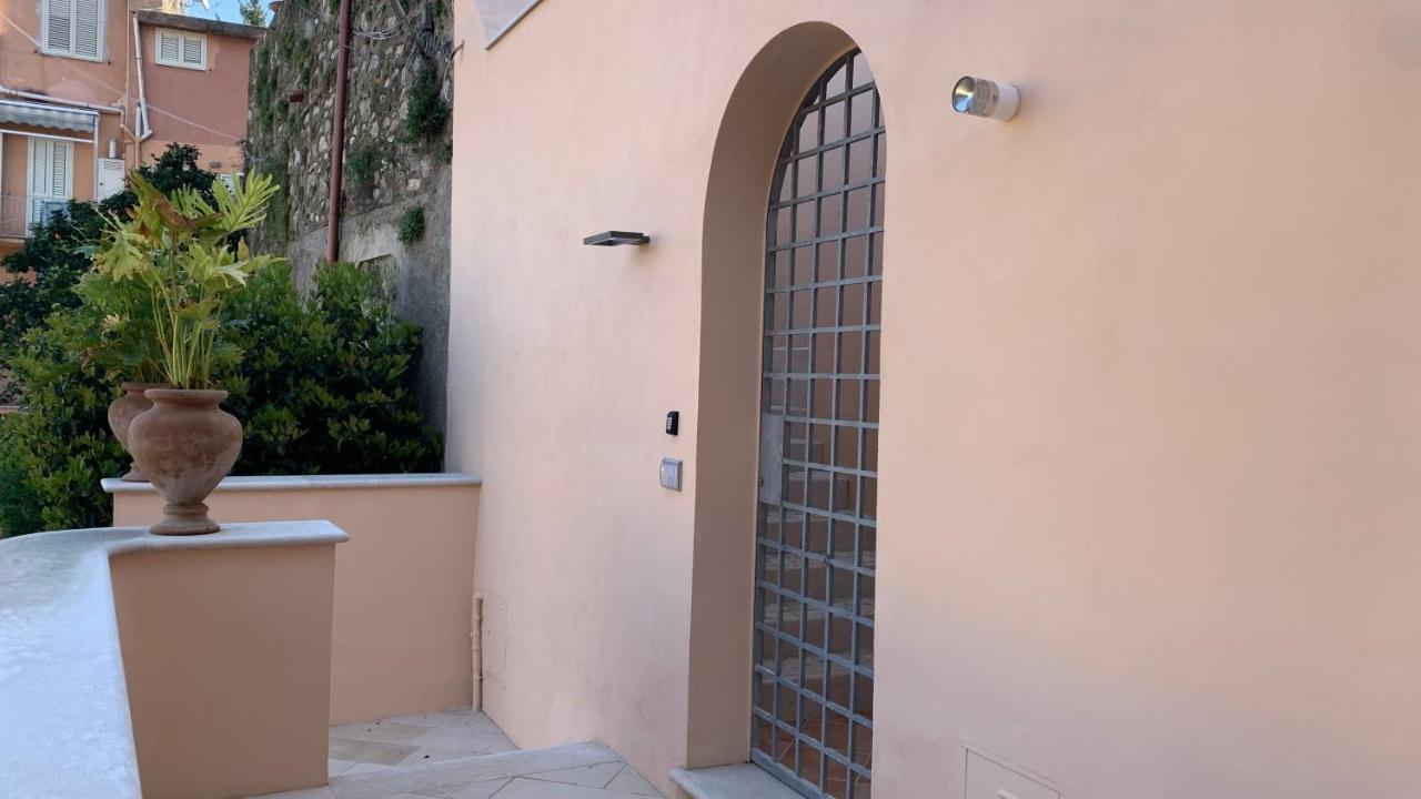 Dimora Del Leone Gaeta Bed & Breakfast Exterior photo